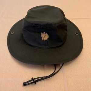 Fjallraven ABISKO SUMMER HAT Dark Grey Size Small